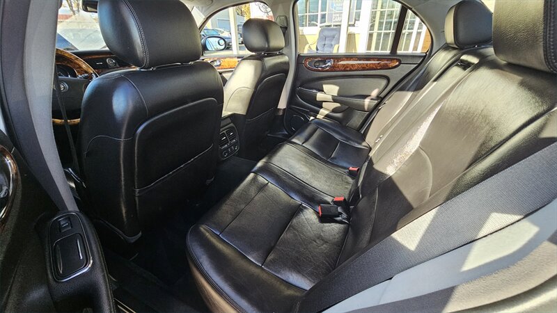 Used 2006 Jaguar XJ8 RWD image 5