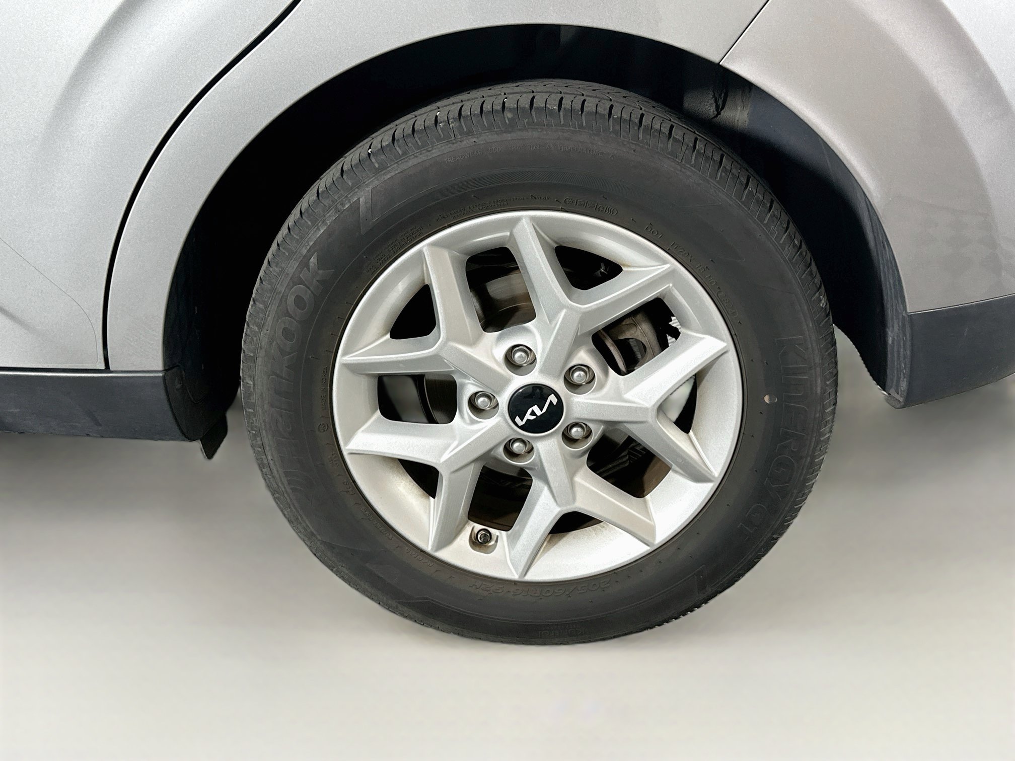 Used 2025 Kia Soul LX w/ LX Technology Package FWD image 11