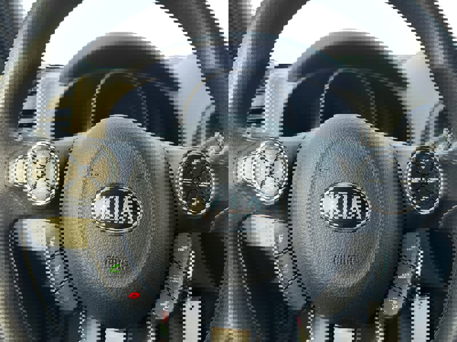 Used 2014 Kia Soul + FWD image 17