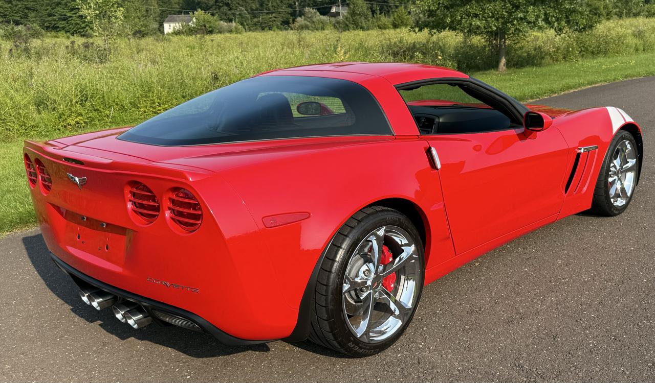 Used 2013 Chevrolet Corvette Grand Sport w/ 2LT Preferred Equipment Group RWD image 10