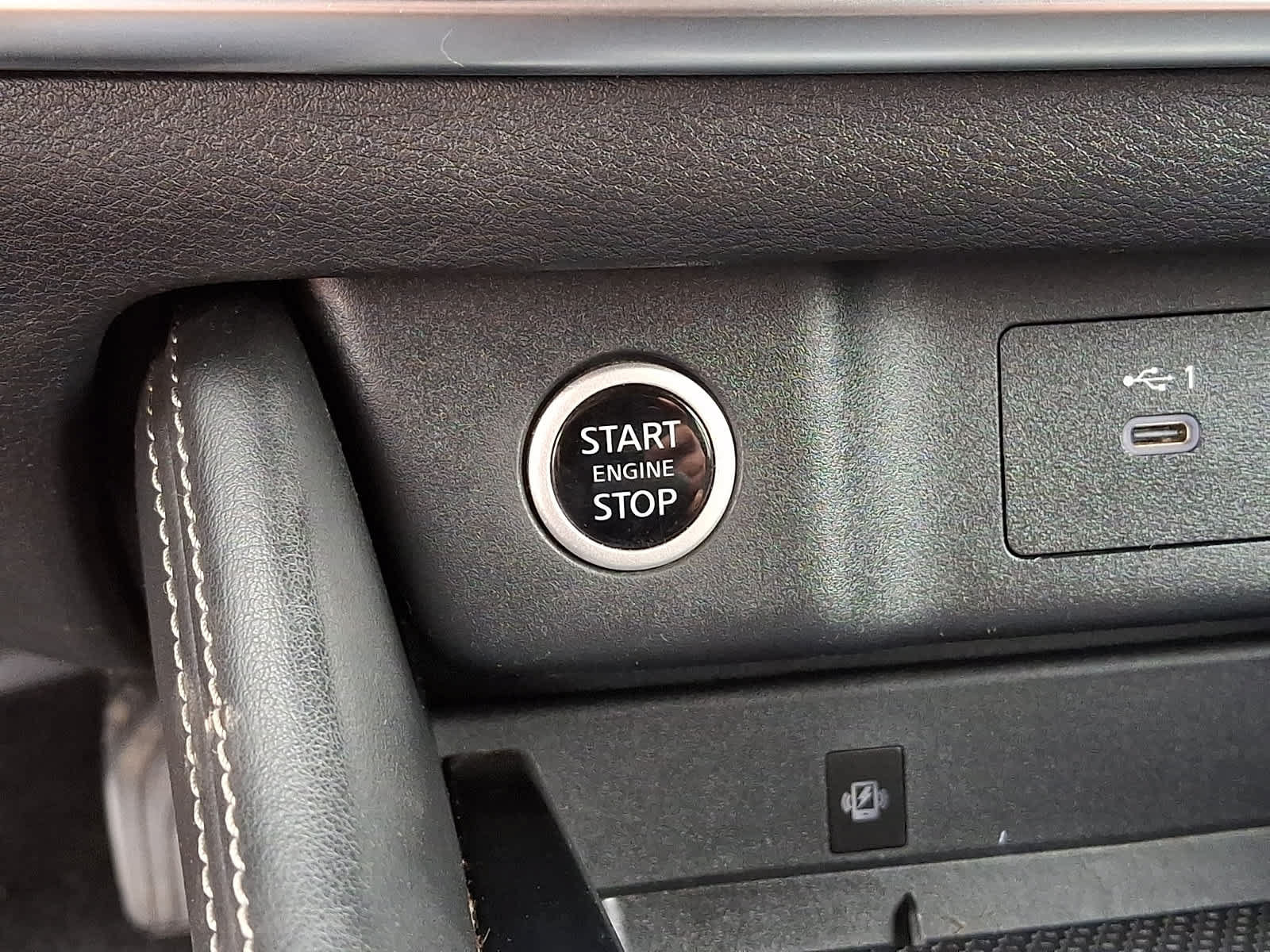 Used 2021 Nissan Rogue Platinum AWD/4WD image 26