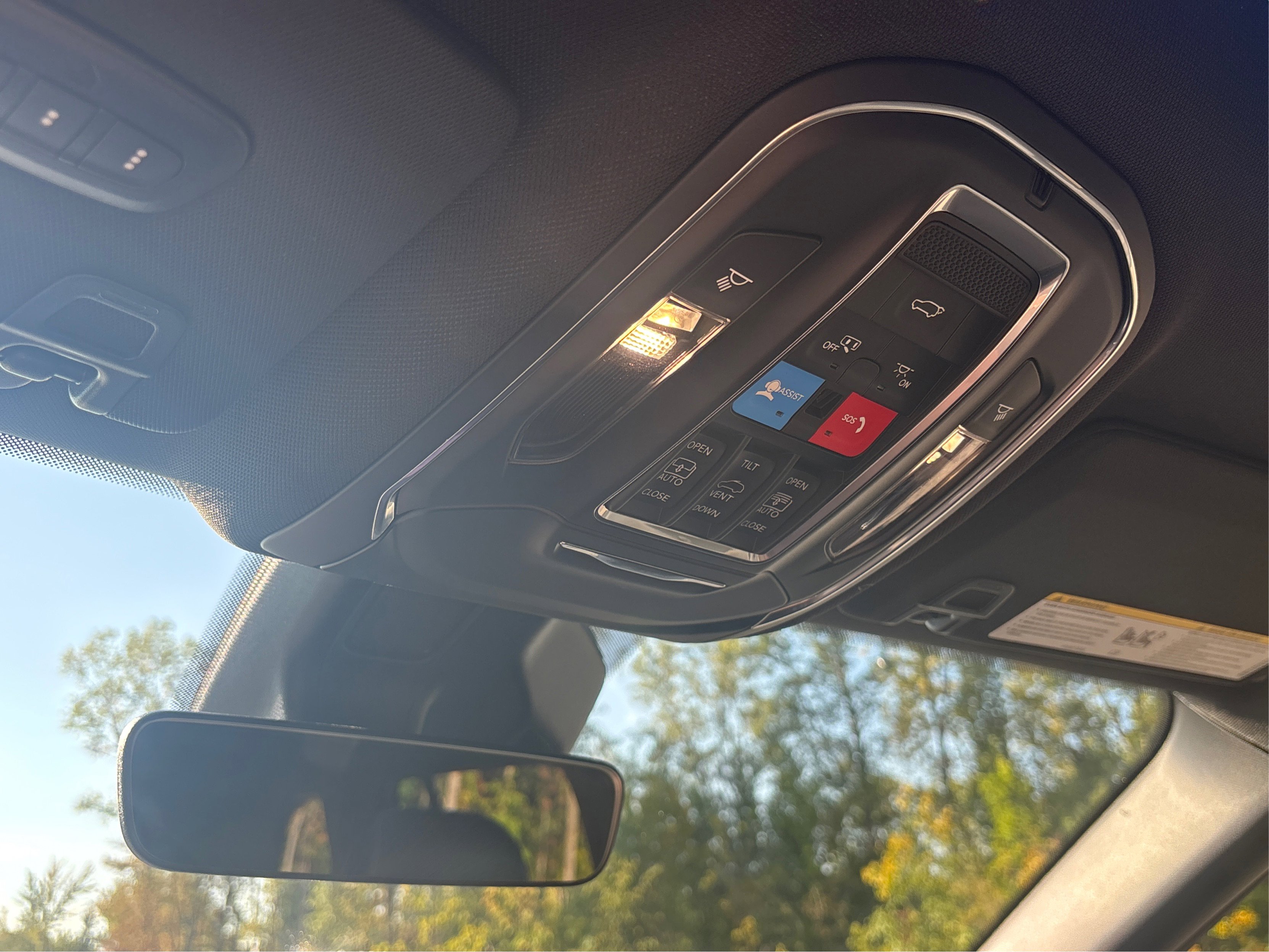 New 2025 Jeep Grand Cherokee Limited w/ Black Appearance Package image 18