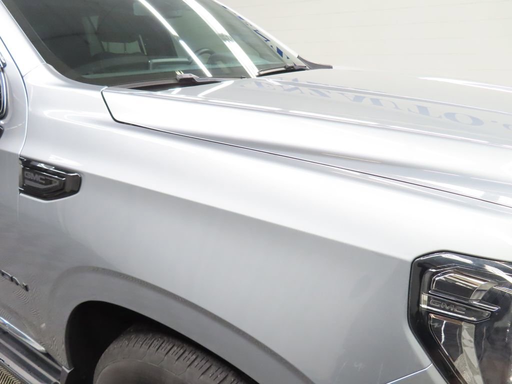 Used 2024 GMC Yukon SLT w/ SLT Luxury Package image 35