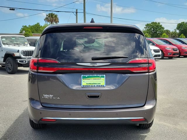 Used 2023 Chrysler Pacifica Touring-L w/ Uconnect Theater Family Group image 5