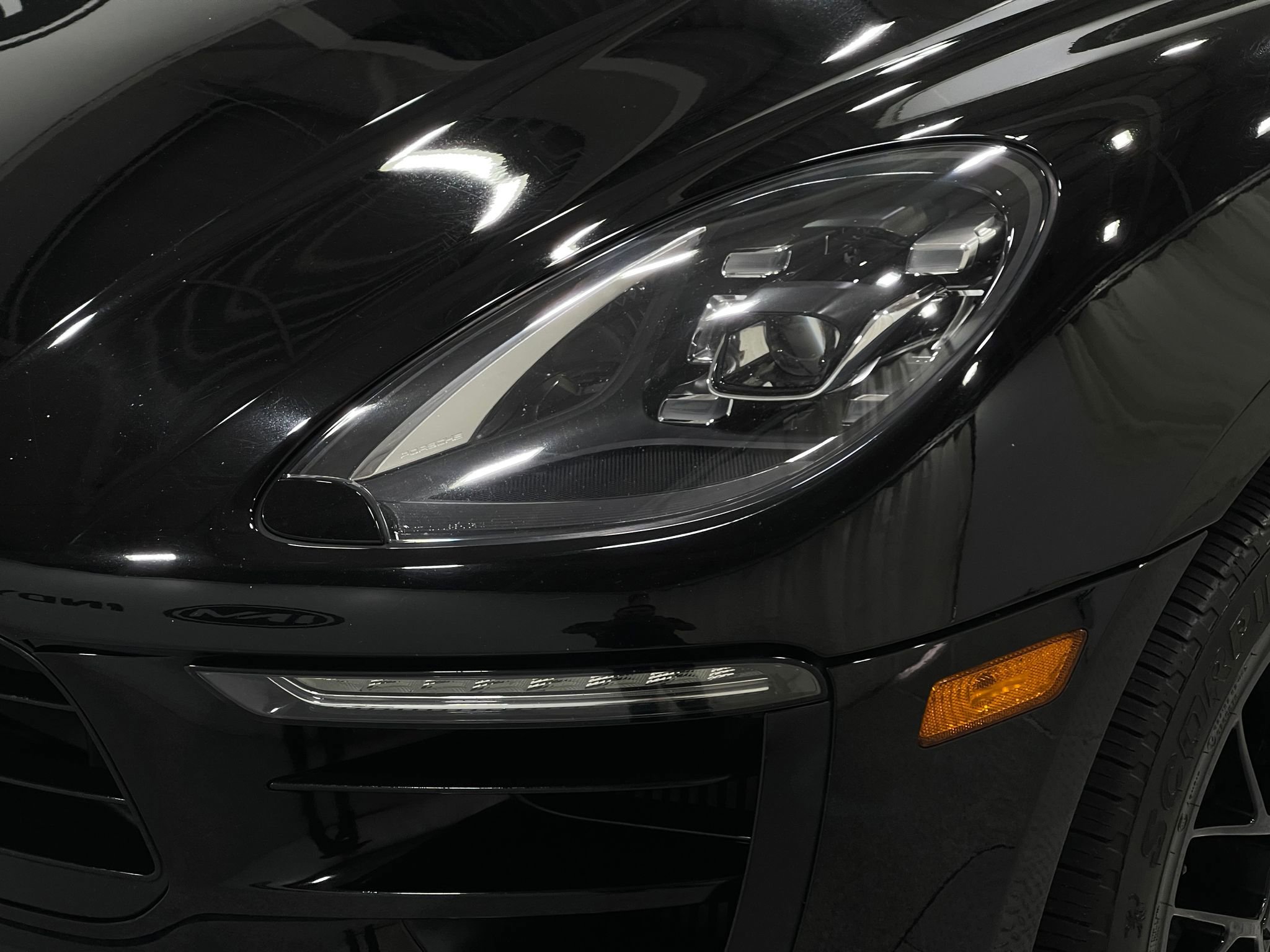 Used 2018 Porsche Macan GTS w/ Premium Package Plus AWD/4WD image 32