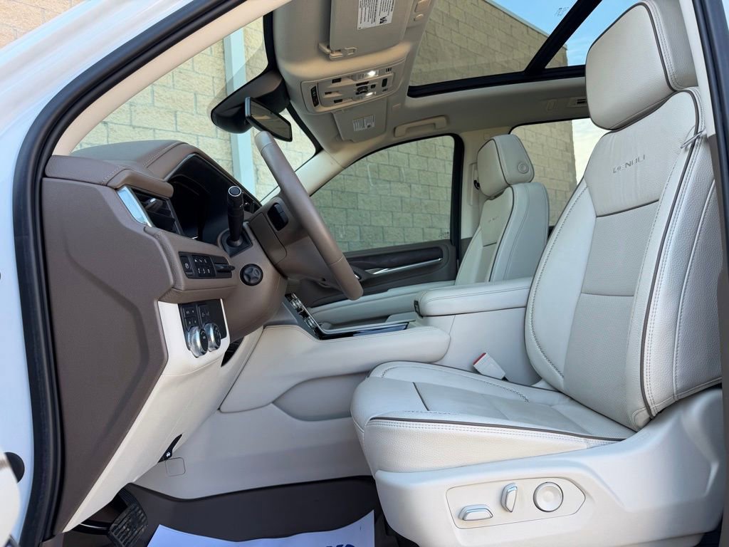 Used 2023 GMC Yukon XL Denali image 22