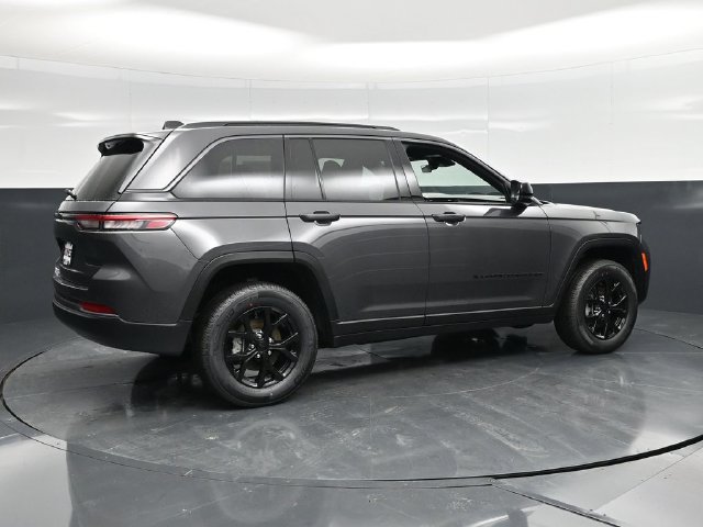 New 2026 Jeep Grand Cherokee Altitude AWD/4WD image 2