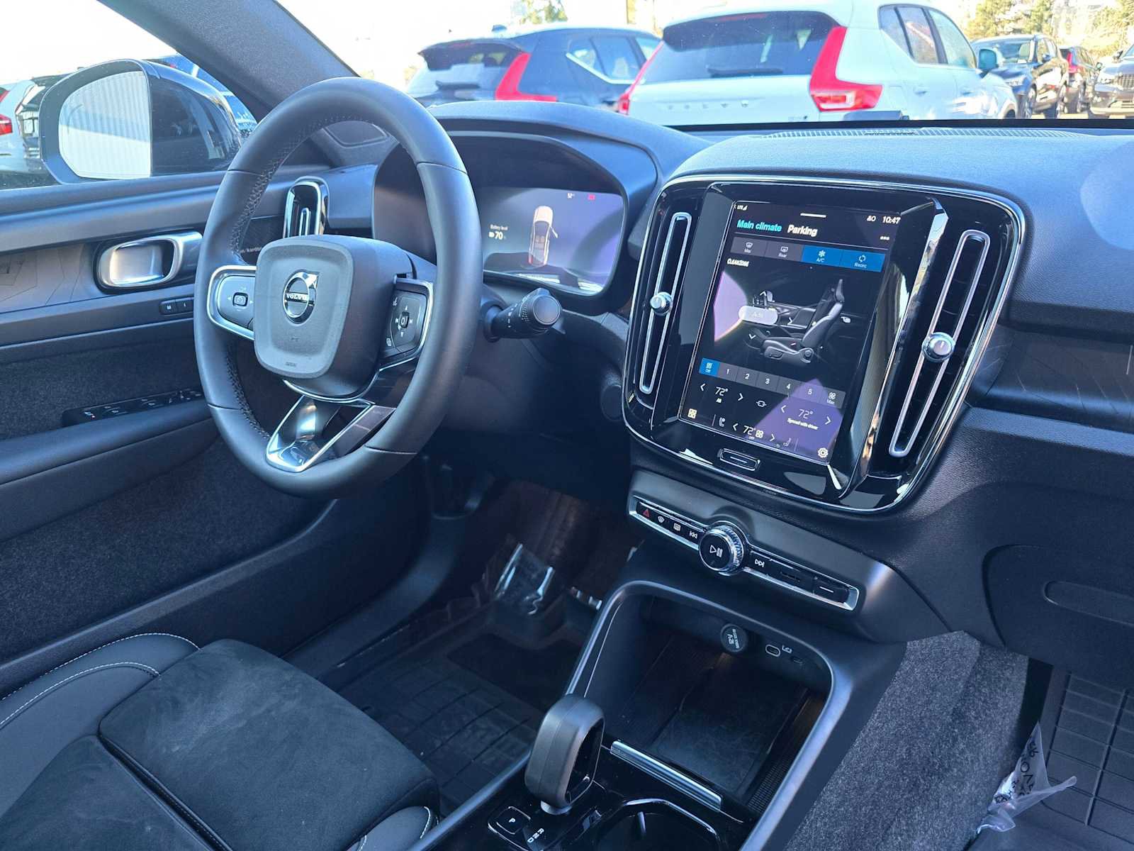 Used 2023 Volvo C40 P8 Recharge Ultimate w/ Protection Package Premier image 12