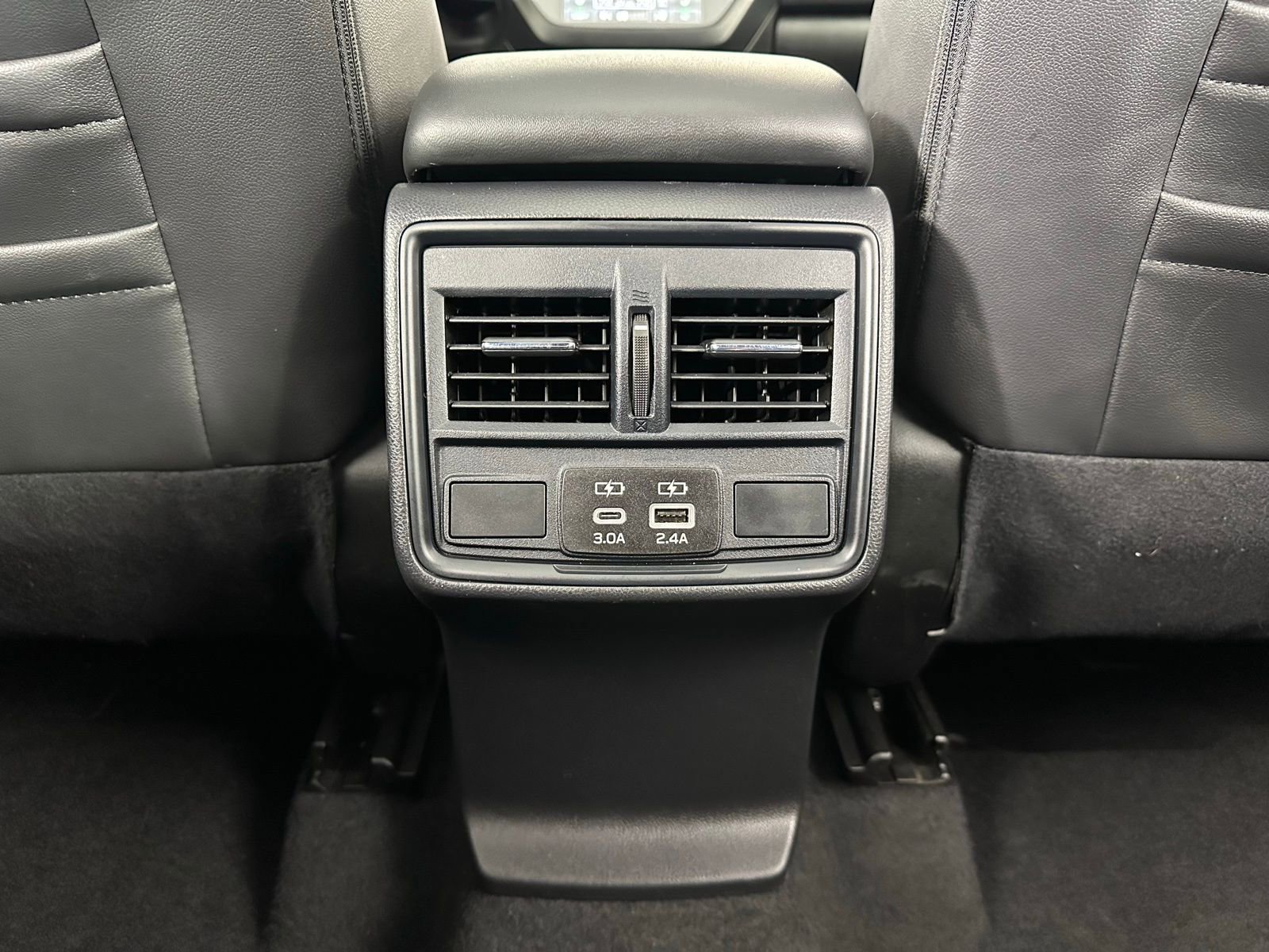 Used 2025 Subaru Forester Premium image 32