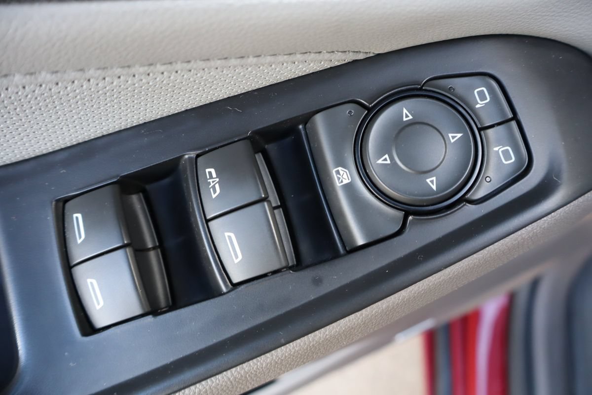 Used 2018 Chevrolet Traverse Premier AWD/4WD image 29