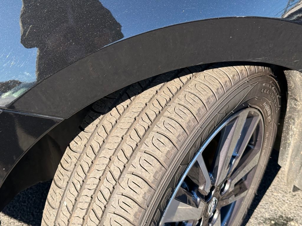 Used 2023 Nissan Versa SV image 11