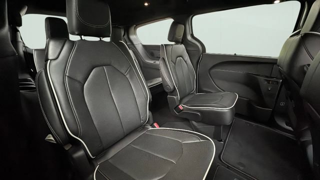 New 2027 Chrysler Pacifica Limited FWD image 27
