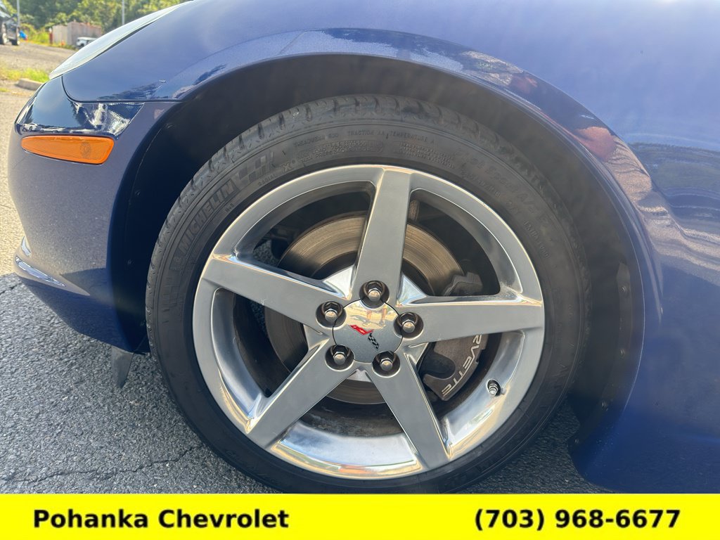 Used 2006 Chevrolet Corvette Coupe w/ Preferred Equipment Group RWD image 24