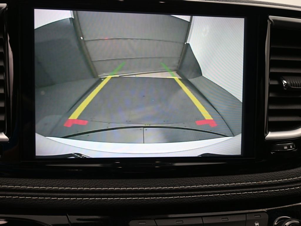 Used 2025 Chrysler Pacifica Limited image 12