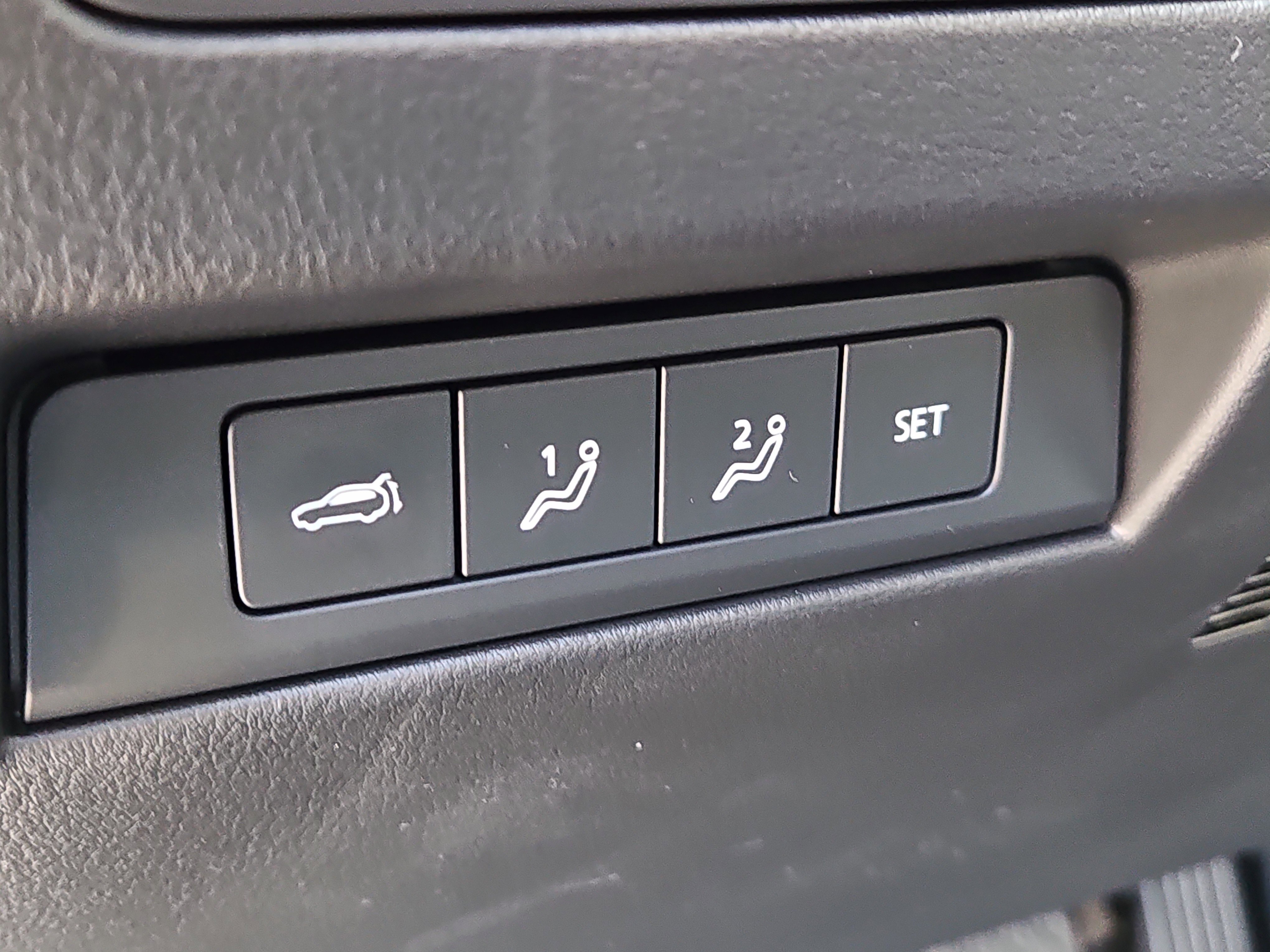 Certified 2025 MAZDA CX-70 3.3 Turbo w/ Premium Package image 12