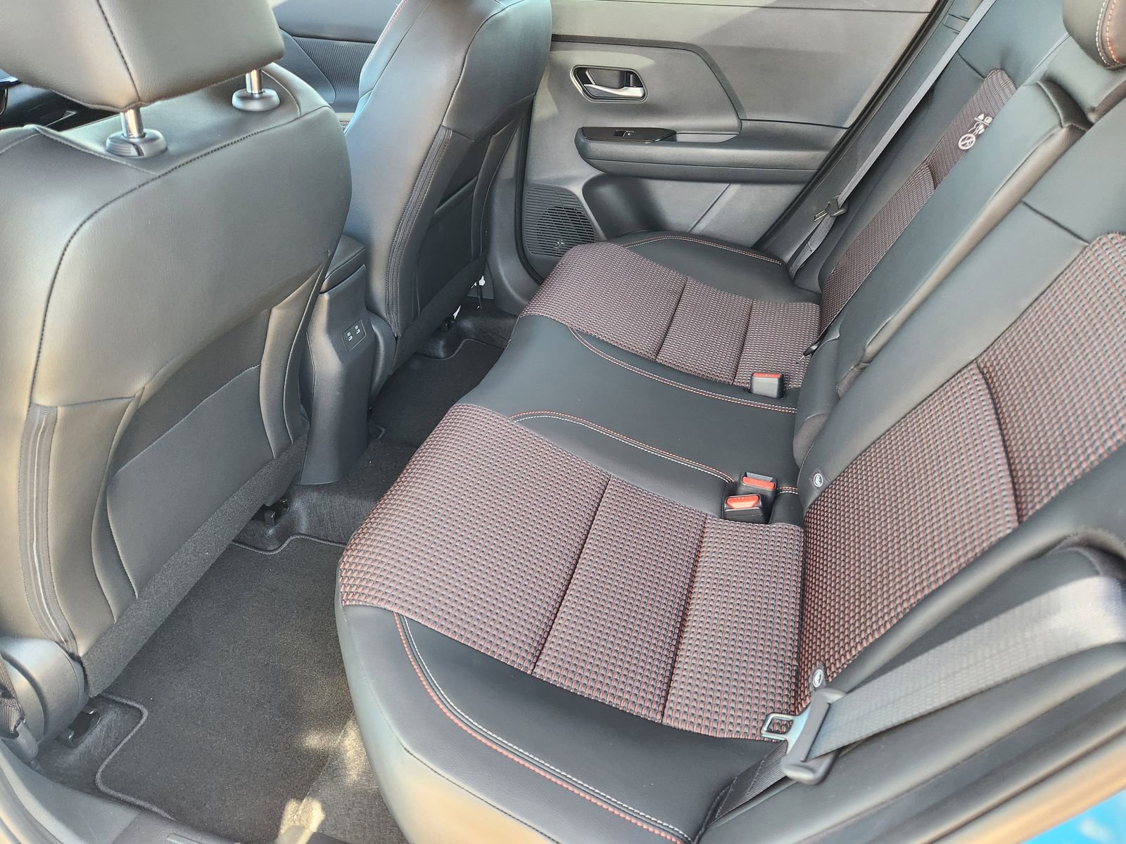 New 2026 Nissan Kicks SR image 25