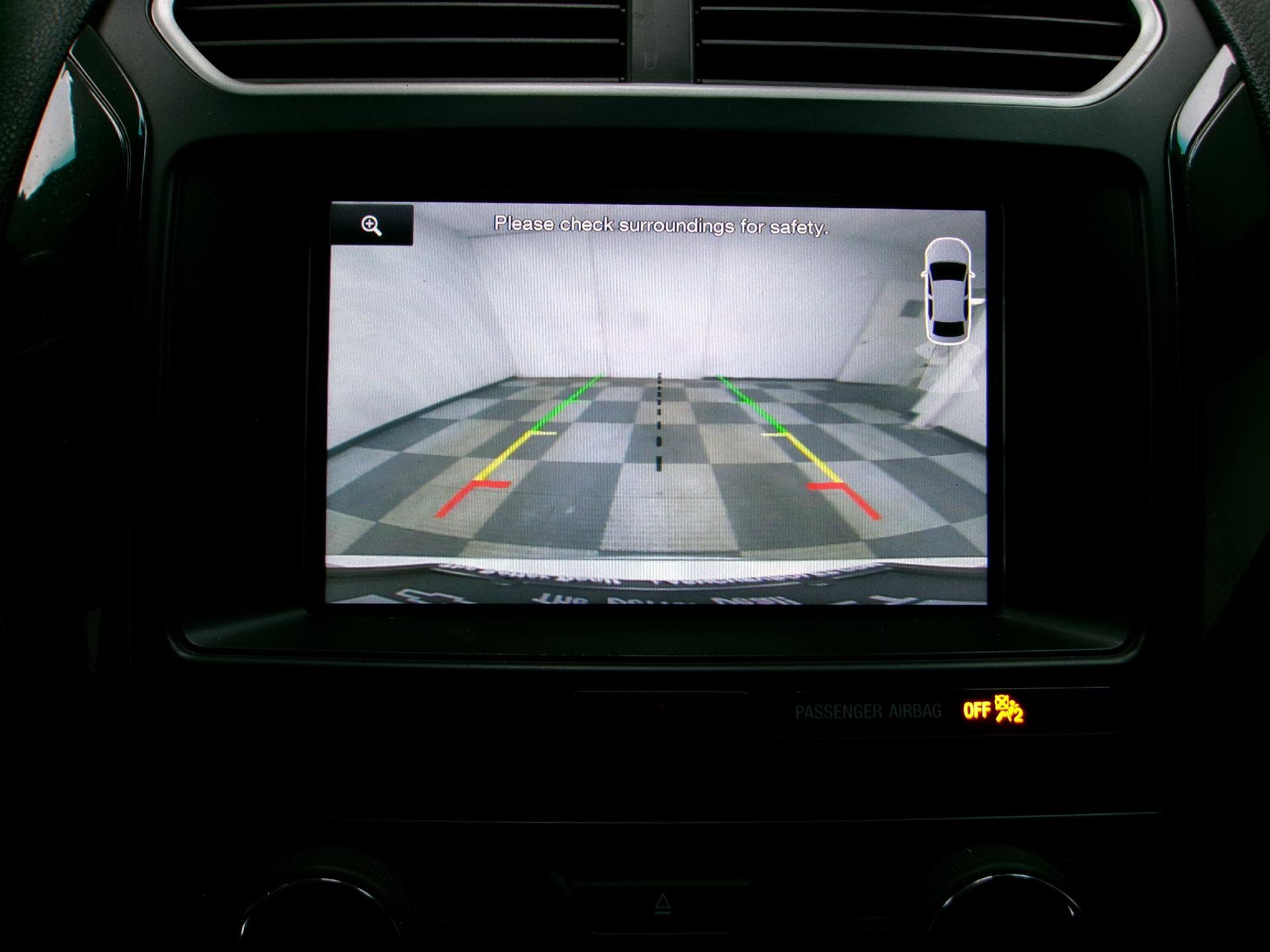 Used 2016 Ford Explorer XLT w/ Equipment Group 201A image 5