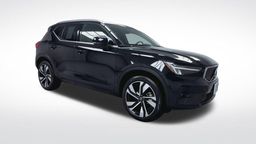 Used 2024 Volvo XC40 B5 Plus w/ Climate Package AWD/4WD image 19