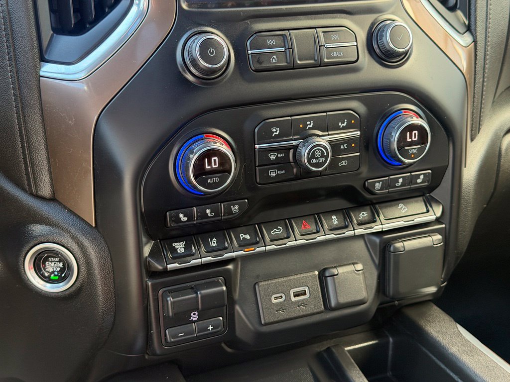 Used 2020 Chevrolet Silverado 3500 High Country w/ Technology Package AWD/4WD image 15