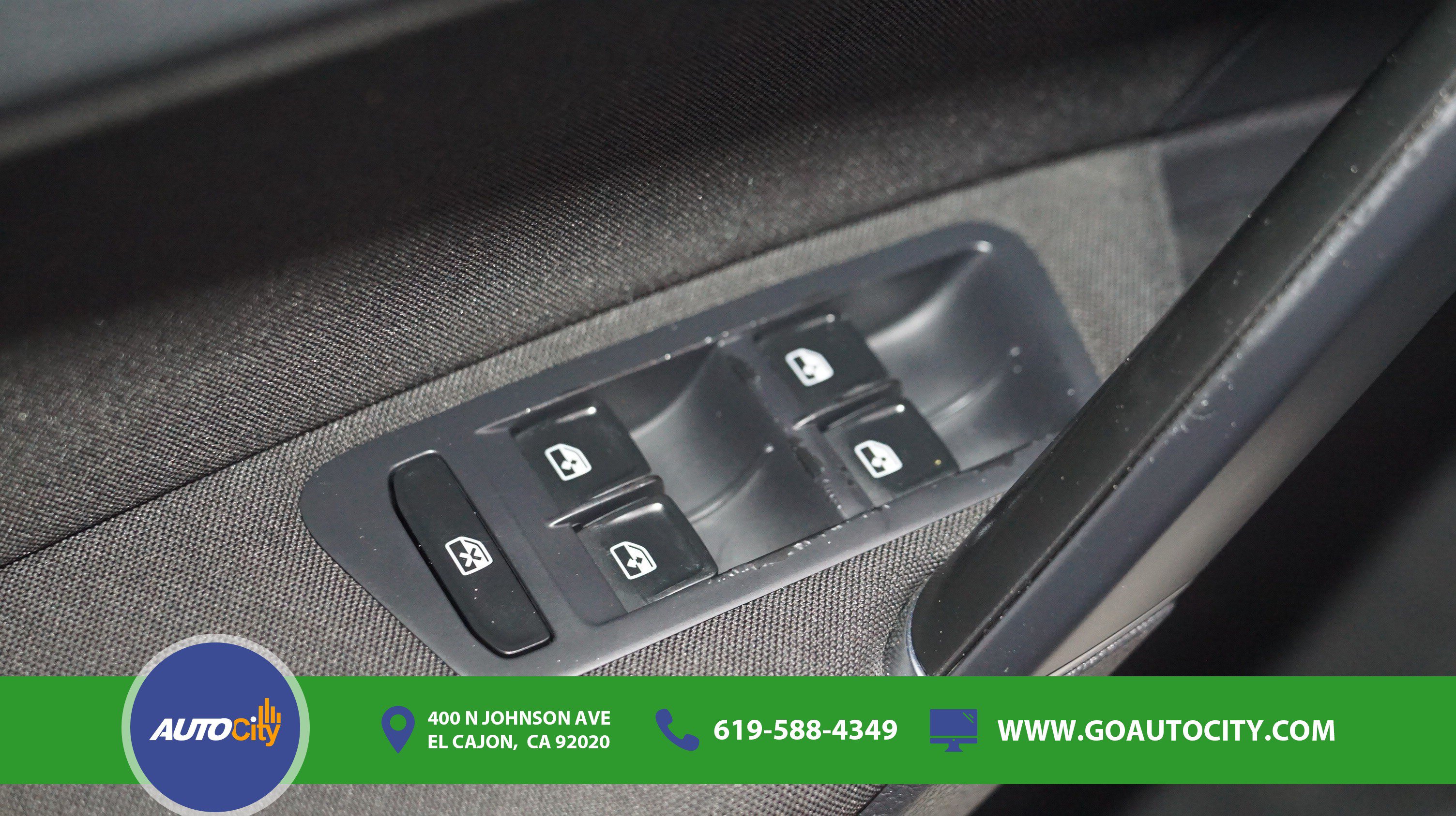 Used 2017 Volkswagen Golf S AWD/4WD image 18