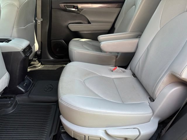 Used 2021 Toyota Highlander Limited AWD/4WD image 12