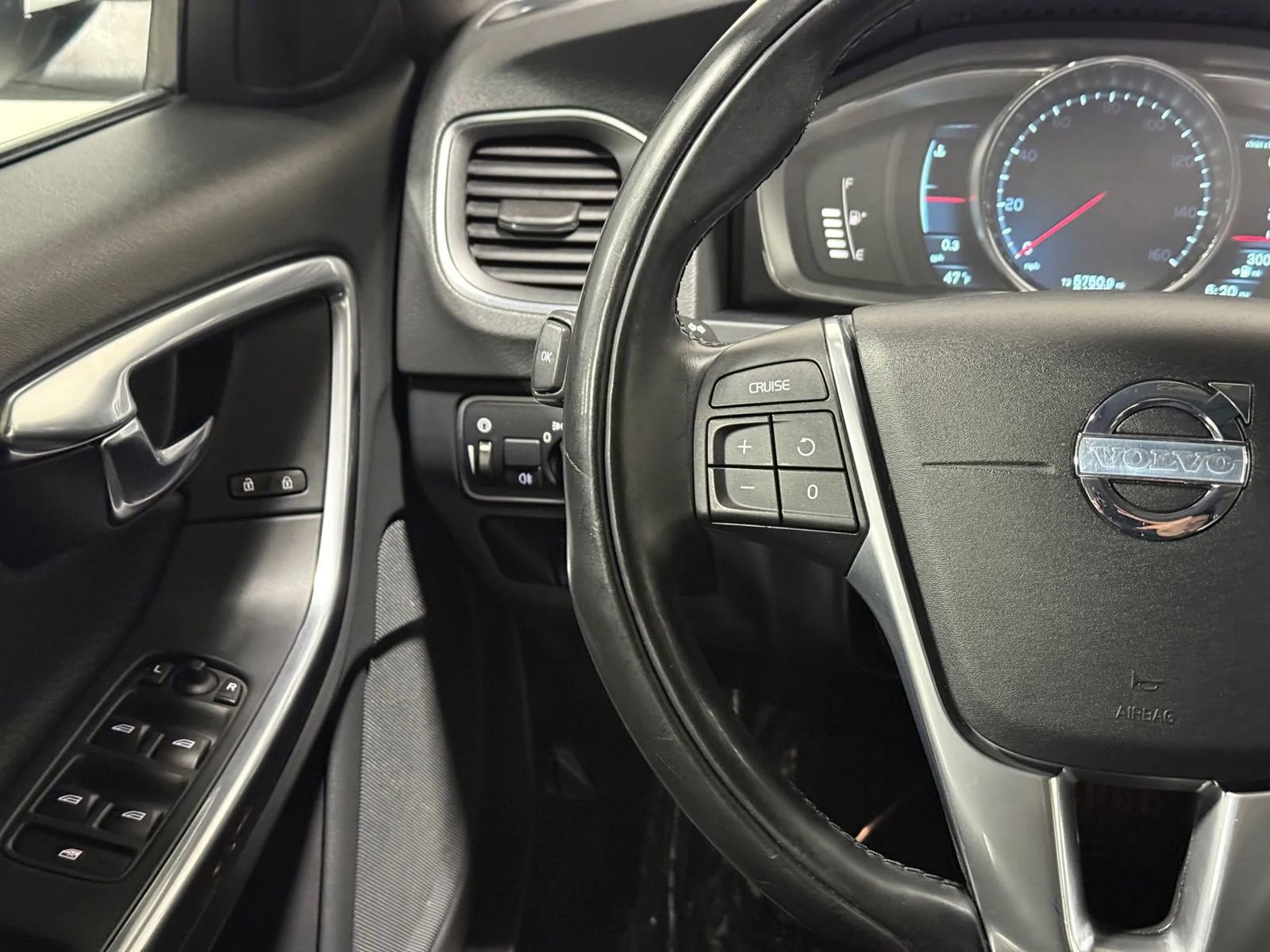 Used 2014 Volvo S60 T5 w/ Climate Package image 25