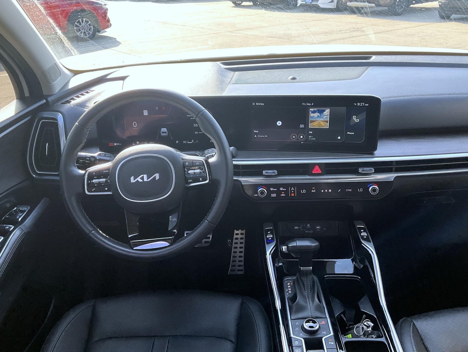 Used 2025 Kia Sorento SX AWD/4WD image 14