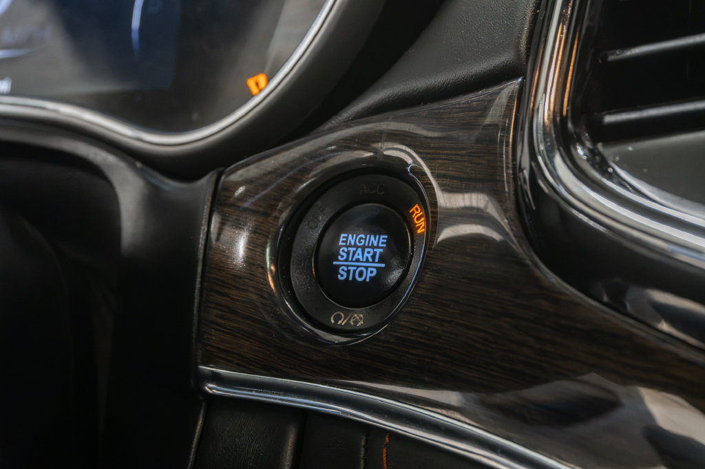 Used 2019 Jeep Grand Cherokee Summit AWD/4WD image 18
