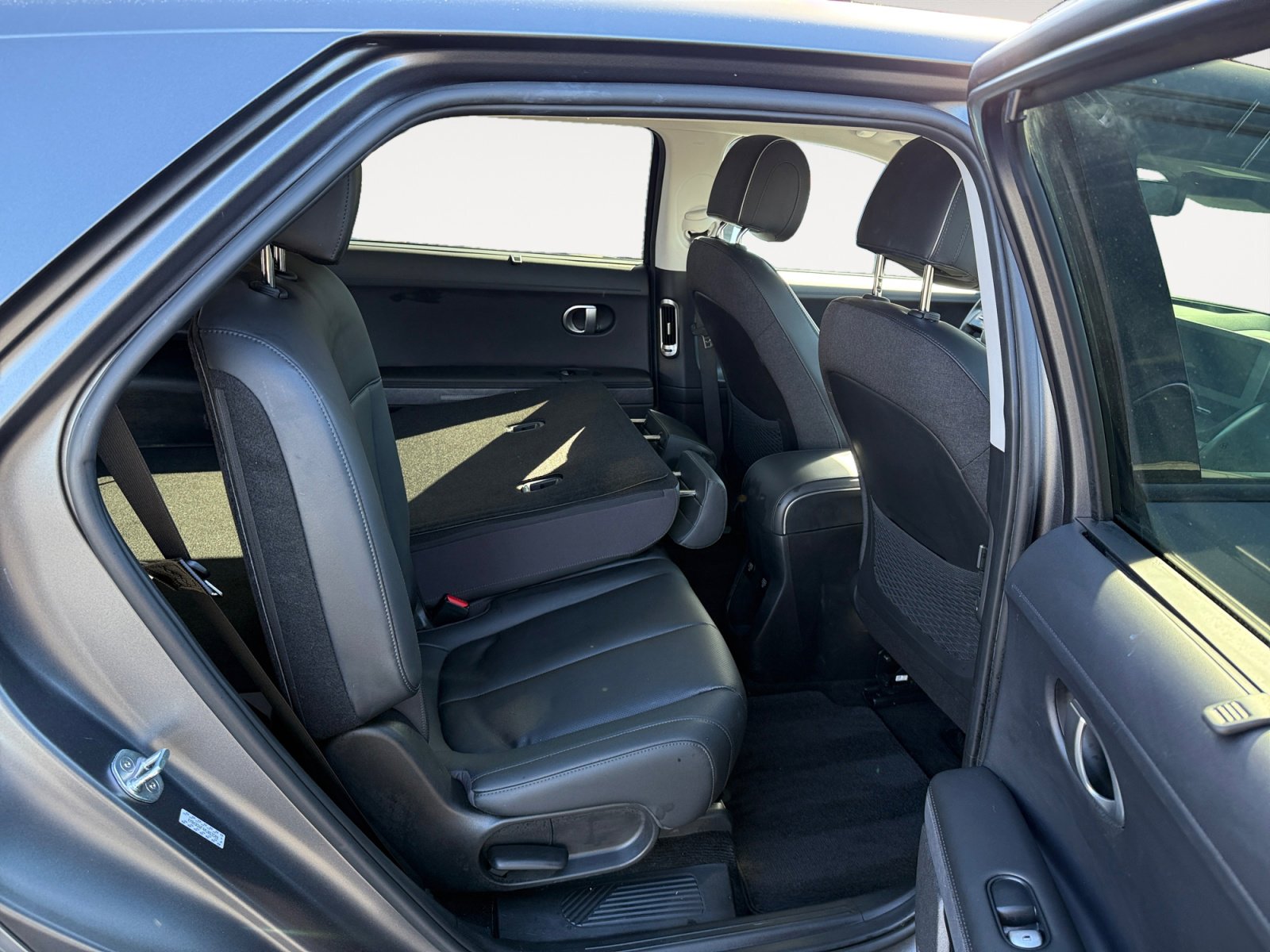 Certified 2022 Hyundai Ioniq 5 Limited w/ Cargo Package image 18