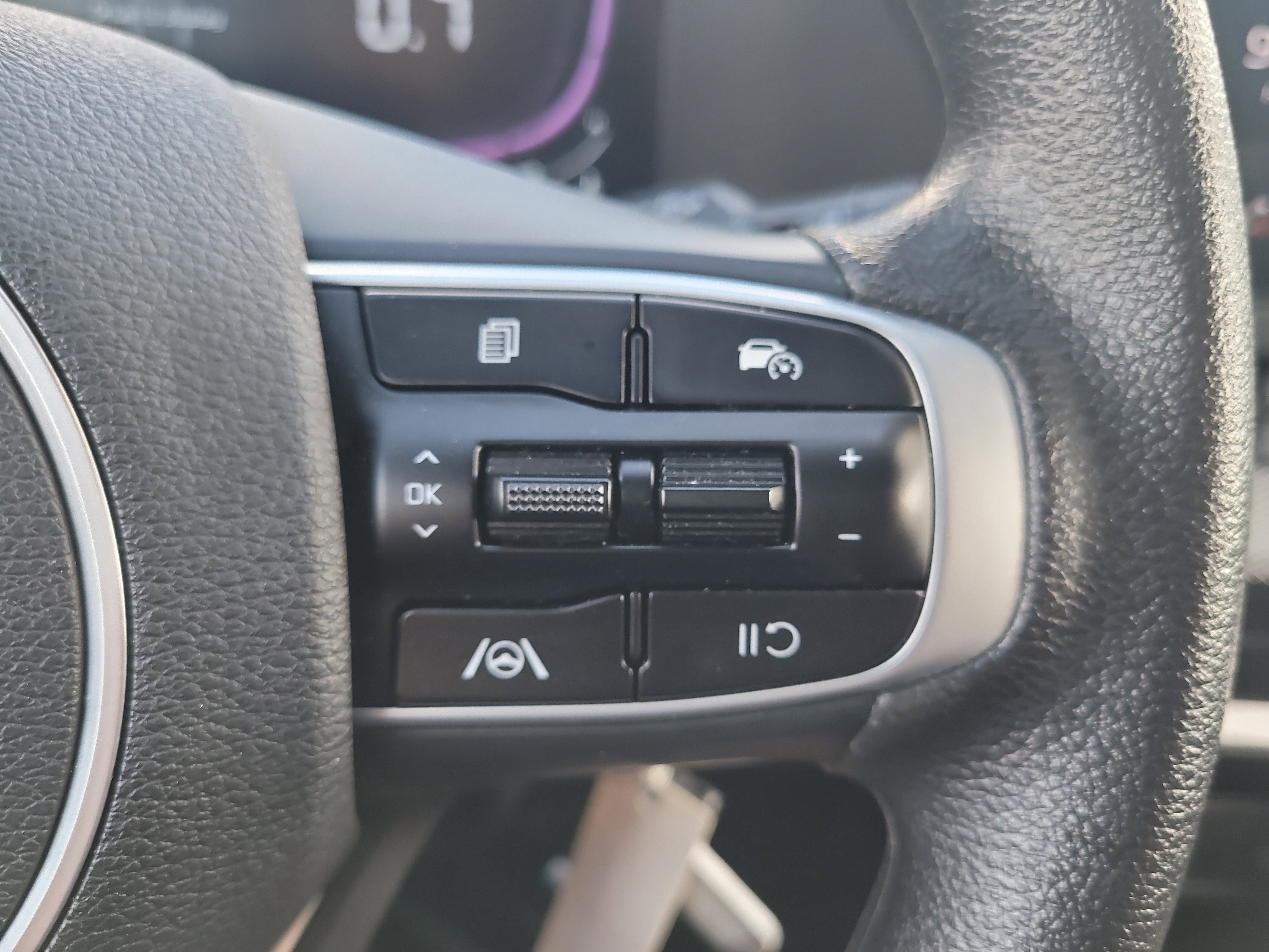 Used 2025 Kia Sportage LX image 29