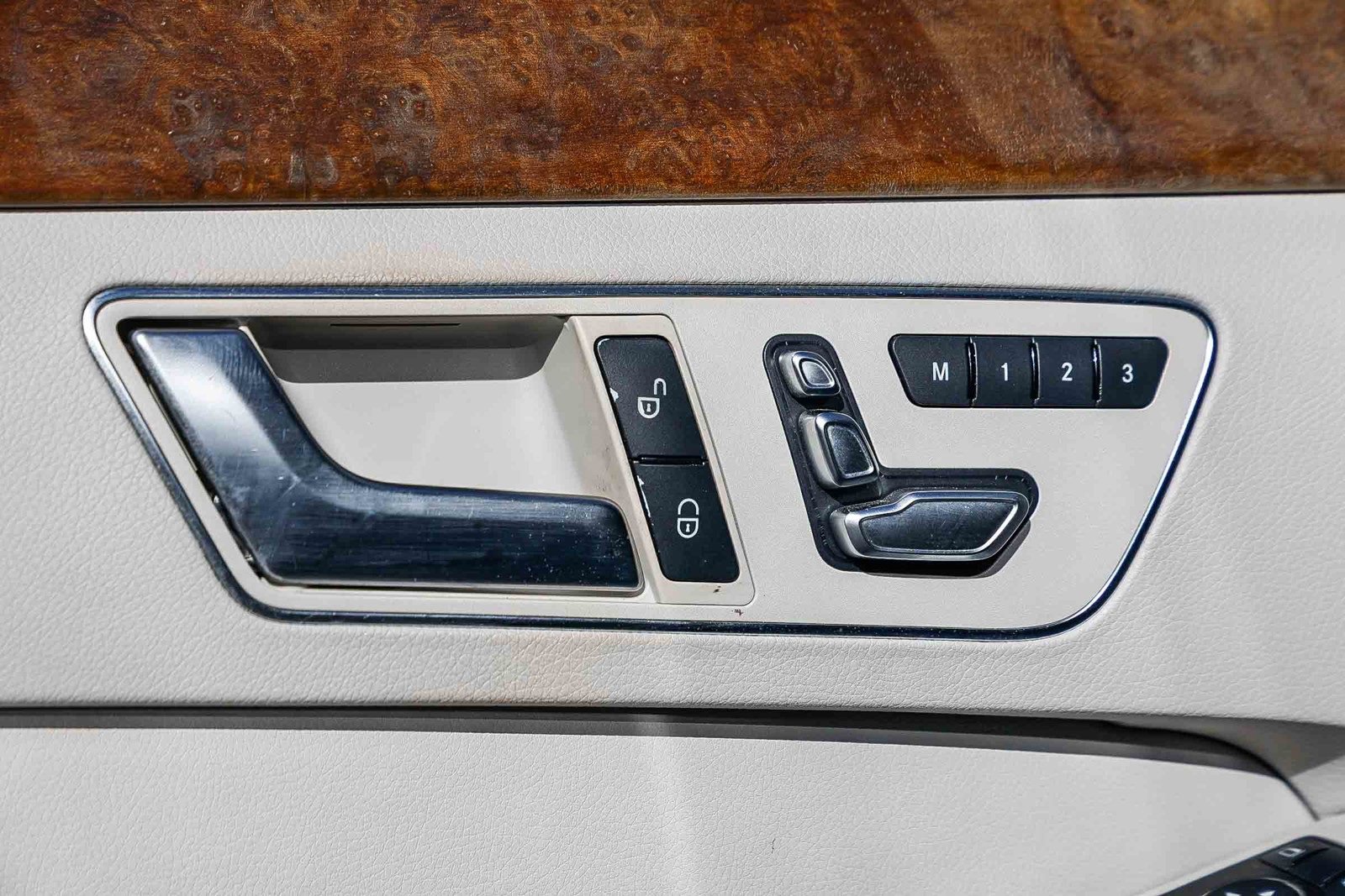 Used 2014 Mercedes-Benz E 350 Sedan image 21