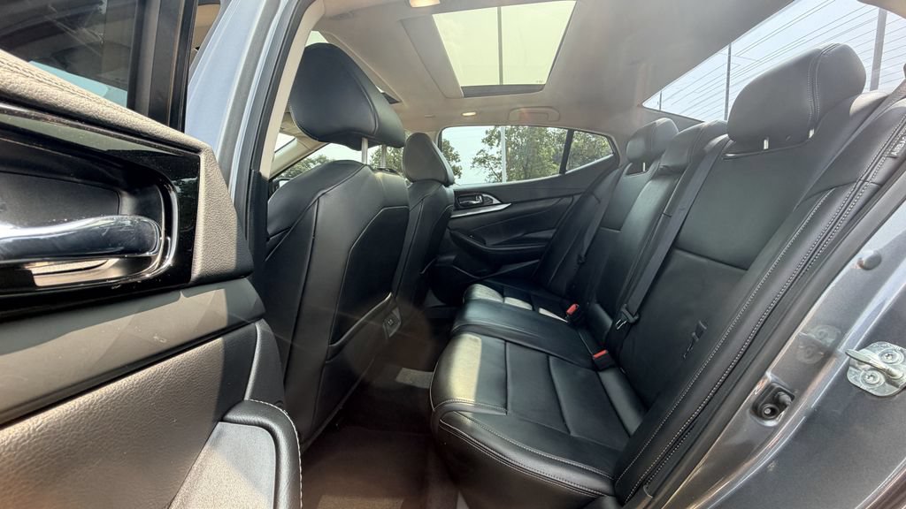 Used 2020 Nissan Maxima 3.5 SL w/ Floor Mat Group FWD image 31