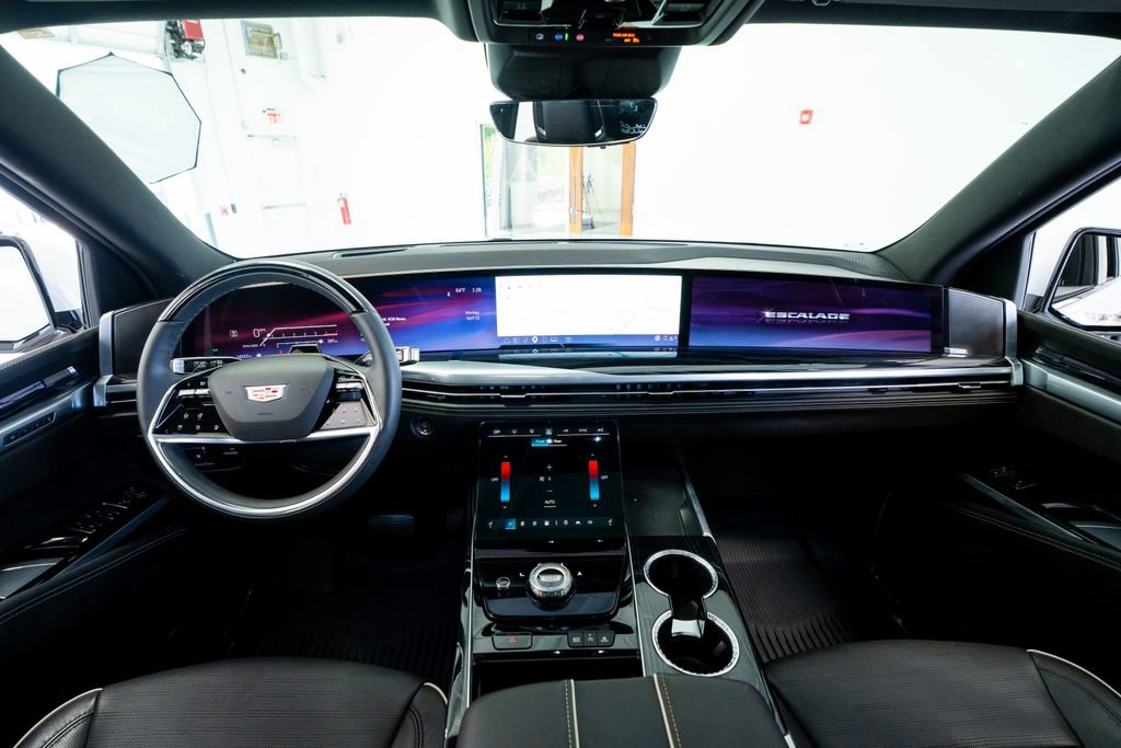 Used 2025 Cadillac Escalade ESV Sport w/ LPO, ONYX Package image 54