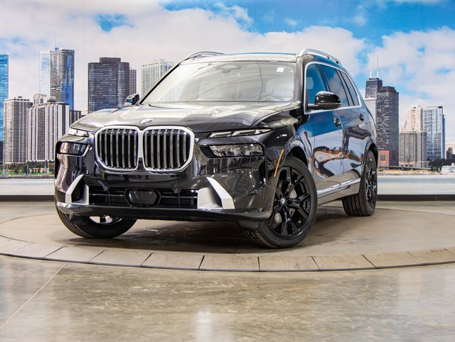 Used 2025 BMW X7 xDrive40i w/ Executive Package image 2