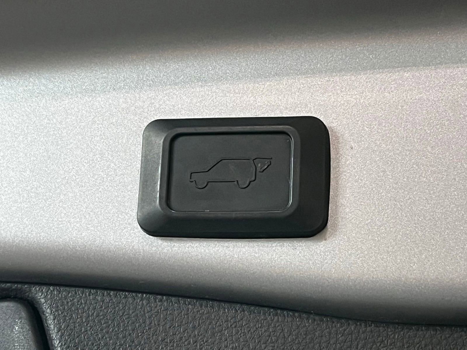 Used 2020 Toyota RAV4 XSE AWD/4WD image 11