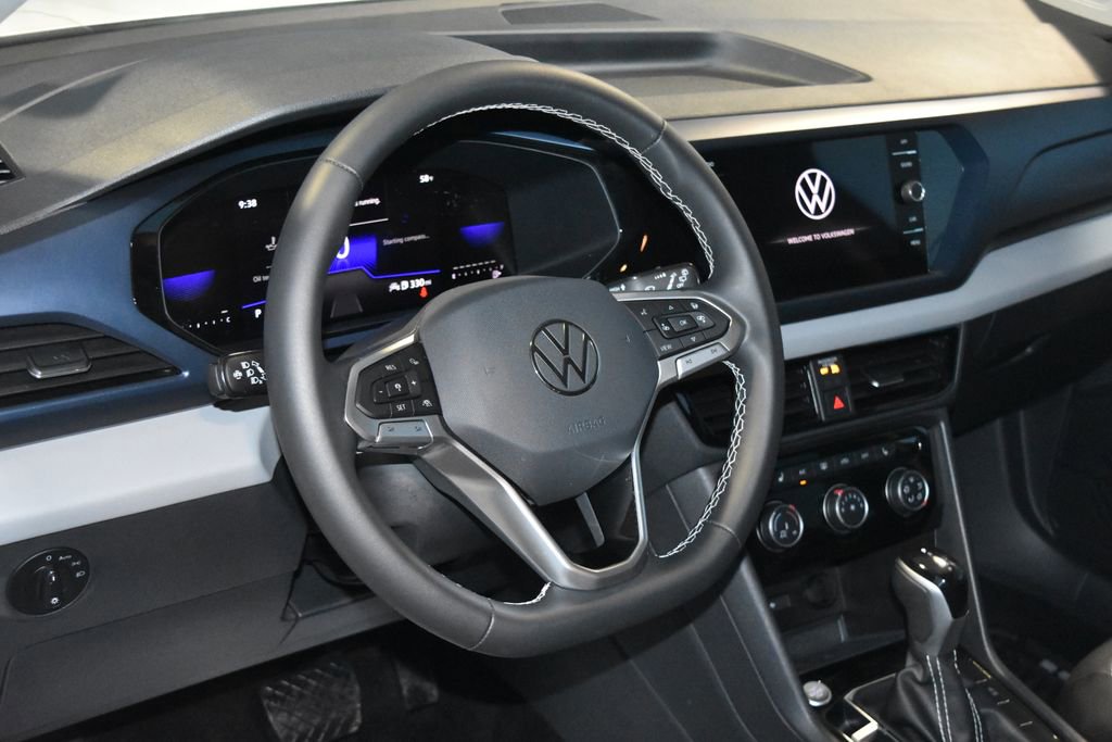 Certified 2023 Volkswagen Taos SE image 2