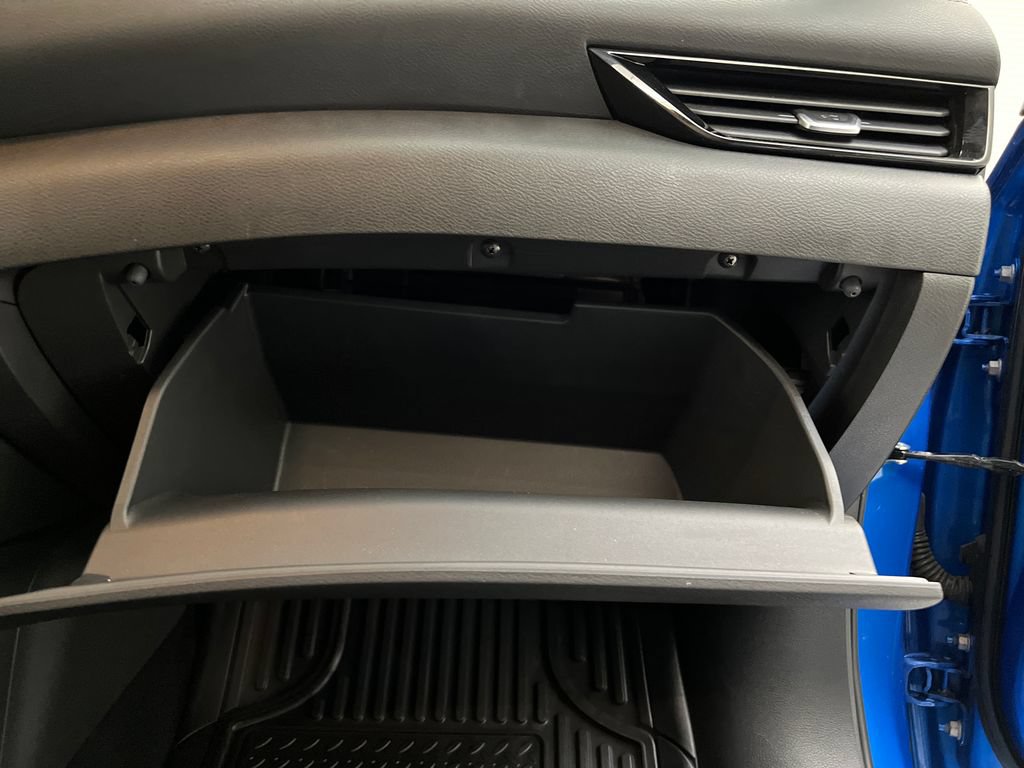 Used 2025 Nissan Sentra SV FWD image 33