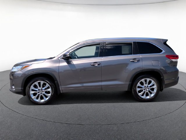 Used 2017 Toyota Highlander XLE AWD/4WD image 2