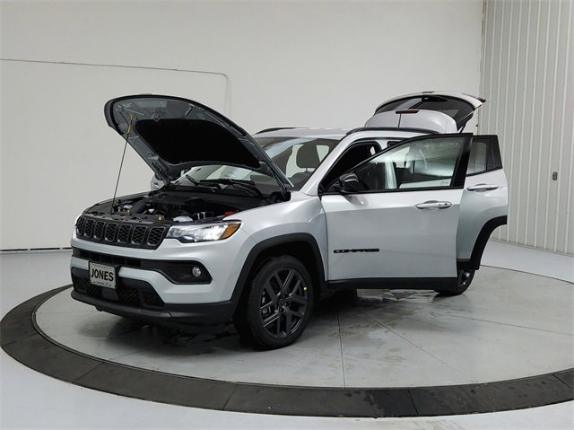 New 2026 Jeep Compass Latitude image 11
