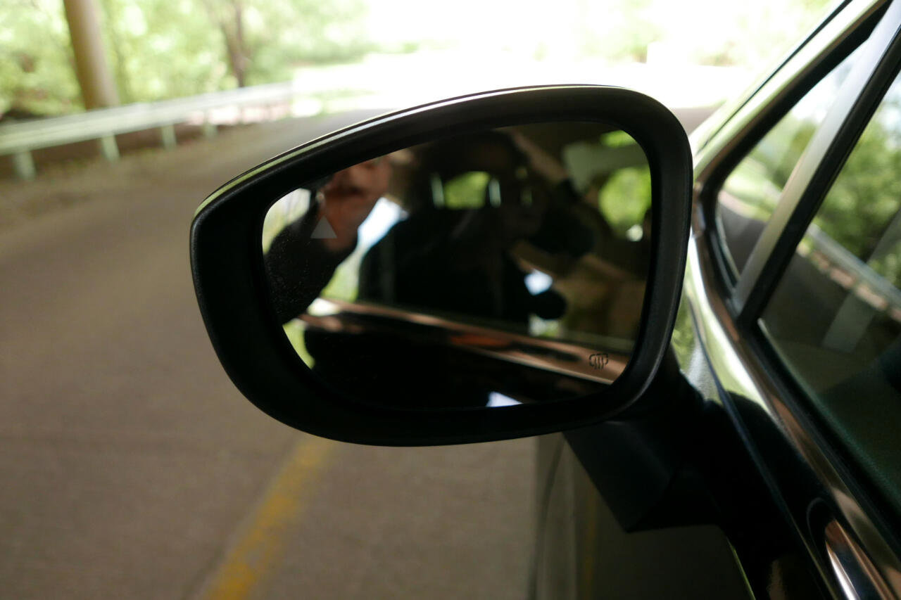 Used 2022 Chrysler Voyager LX image 20