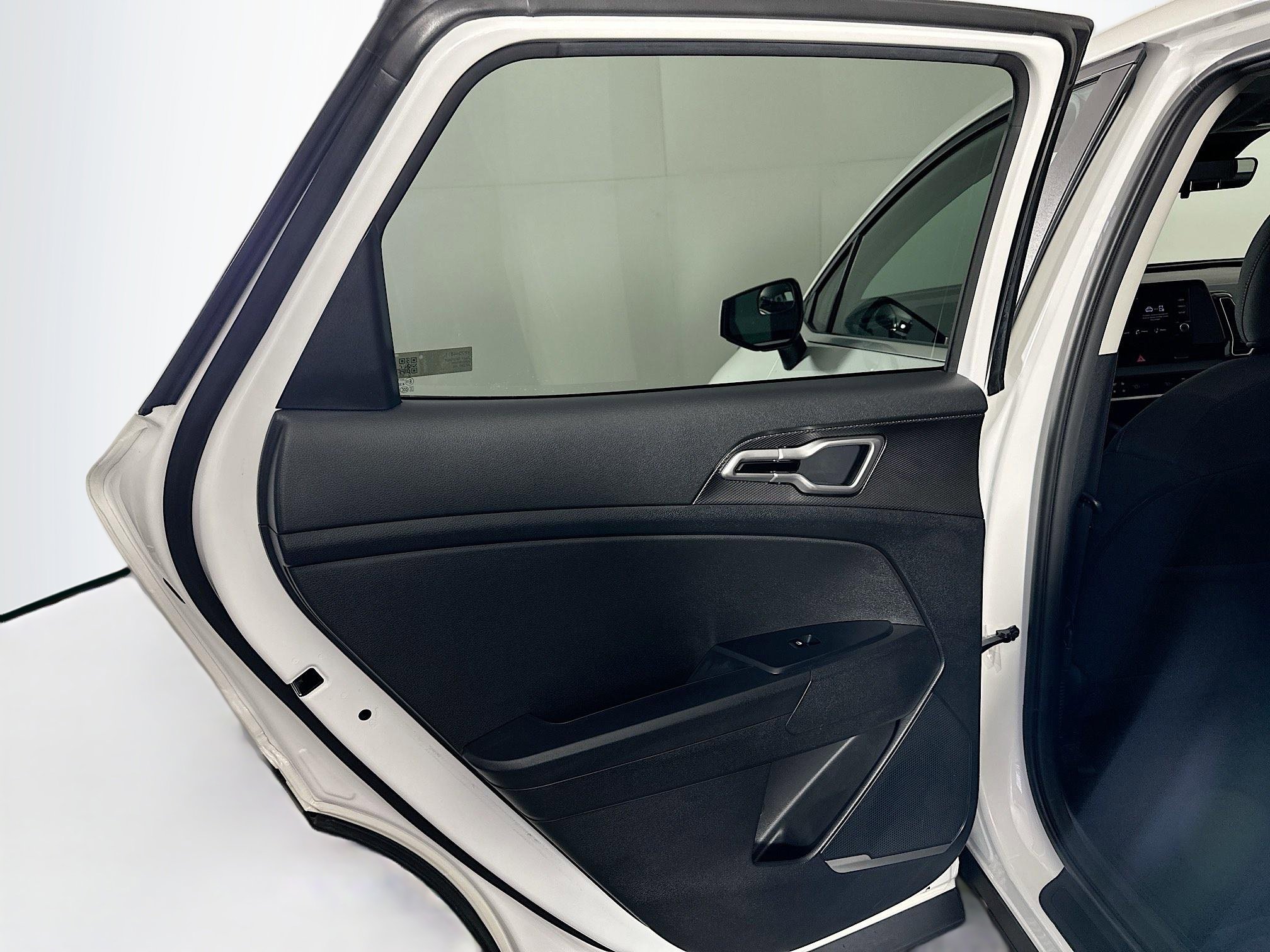 Used 2023 Kia Sportage LX image 25