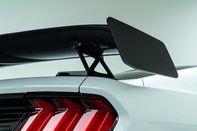 Used 2021 Ford Mustang Shelby GT500 w/ Carbon Fiber Track Pack image 16