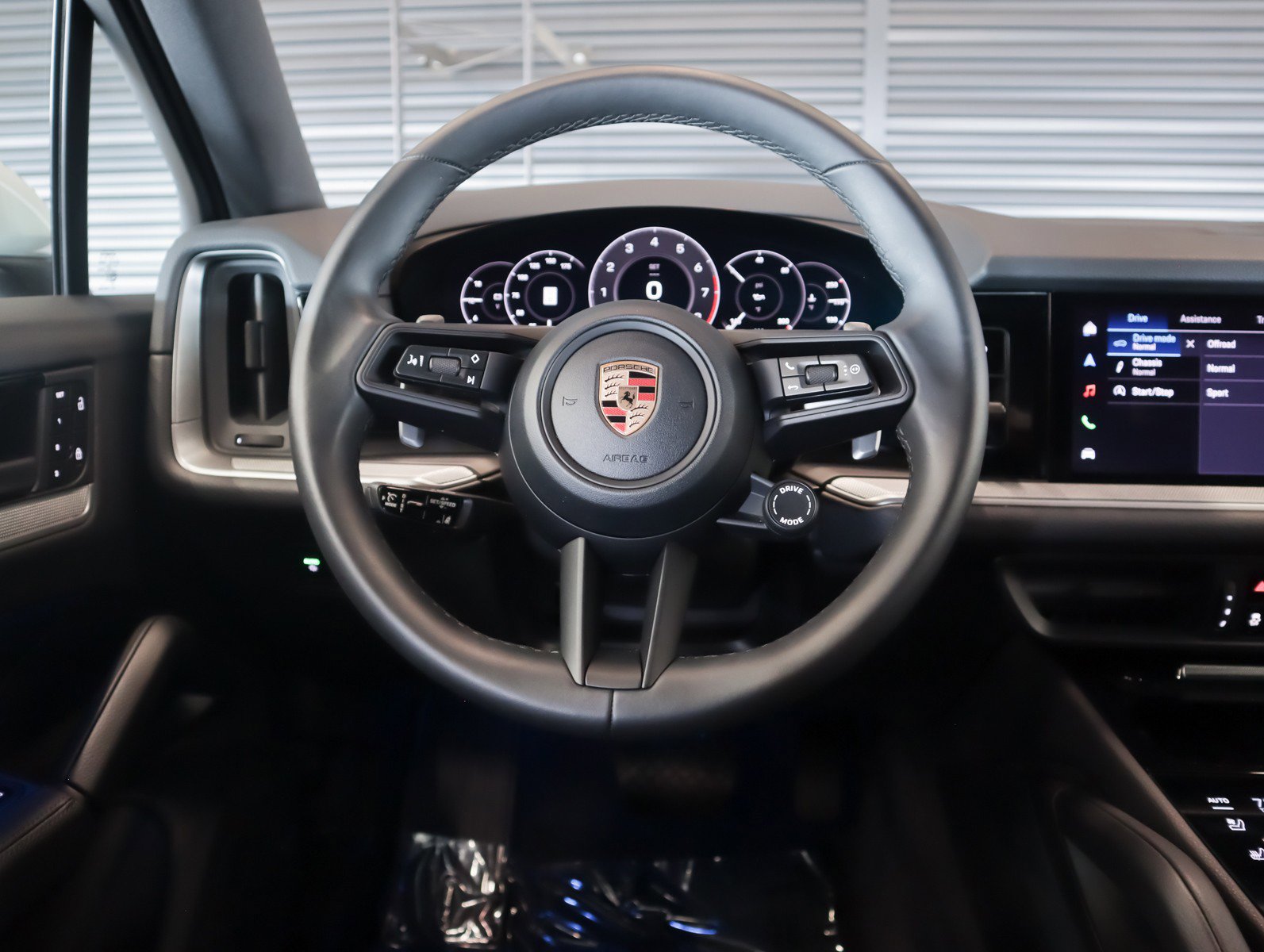Certified 2026 Porsche Cayenne AWD/4WD image 13