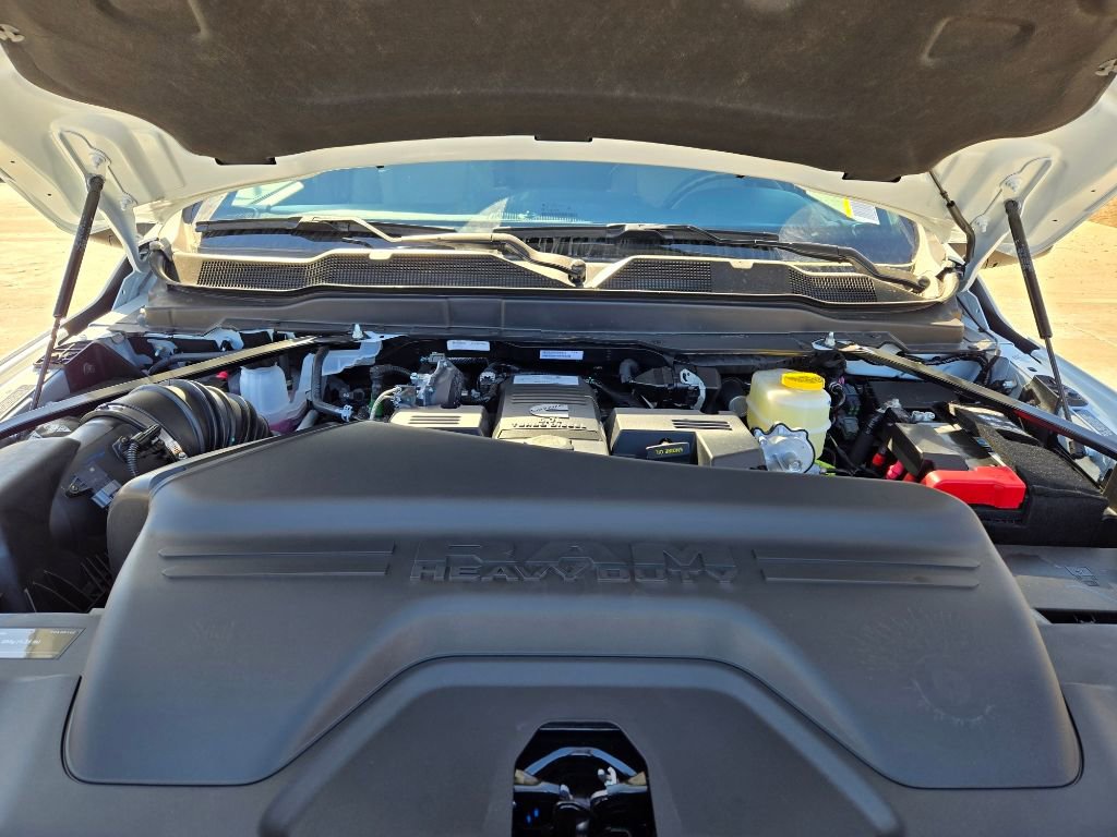 Used 2024 RAM 2500 Tradesman w/ Chrome Appearance Group image 29