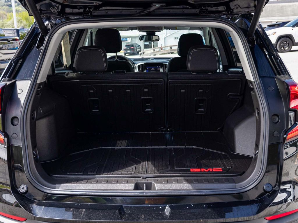 Used 2022 GMC Terrain SLE w/ Driver Convenience Package AWD/4WD image 34