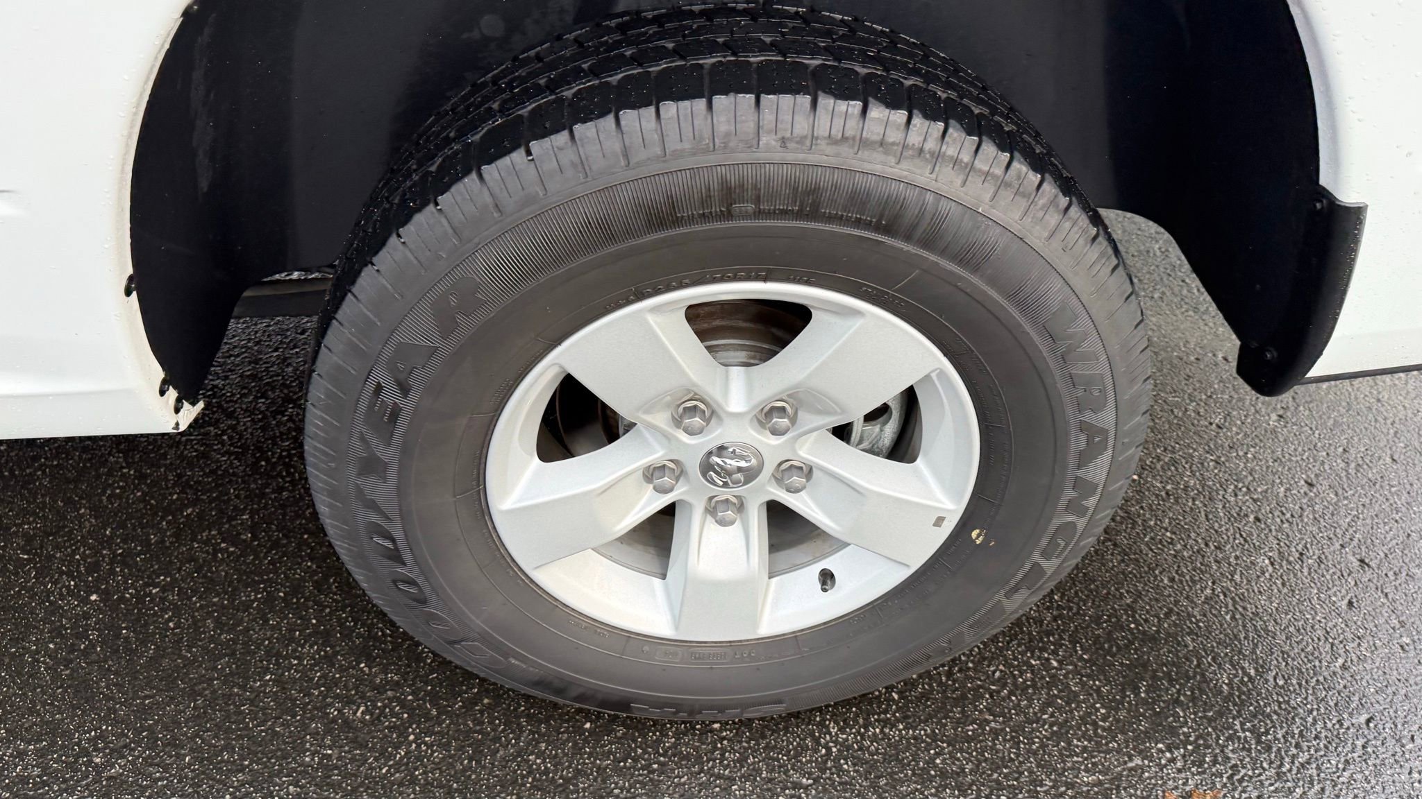 Used 2024 RAM 1500 Classic SLT image 31