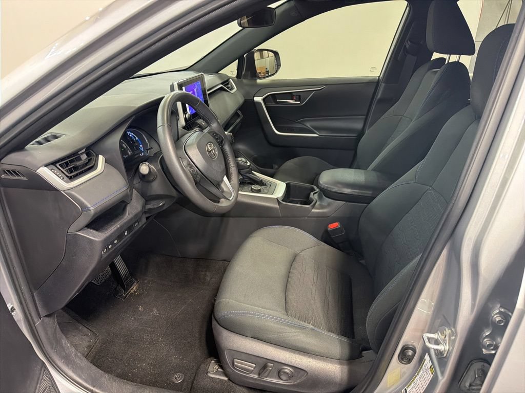 Used 2024 Toyota RAV4 SE w/ Convenience Package AWD/4WD image 11