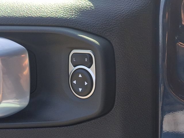 Used 2025 Jeep Wrangler Unlimited Rubicon AWD/4WD image 24