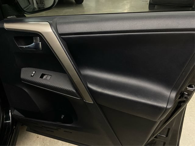 Used 2015 Toyota RAV4 Limited AWD/4WD image 28