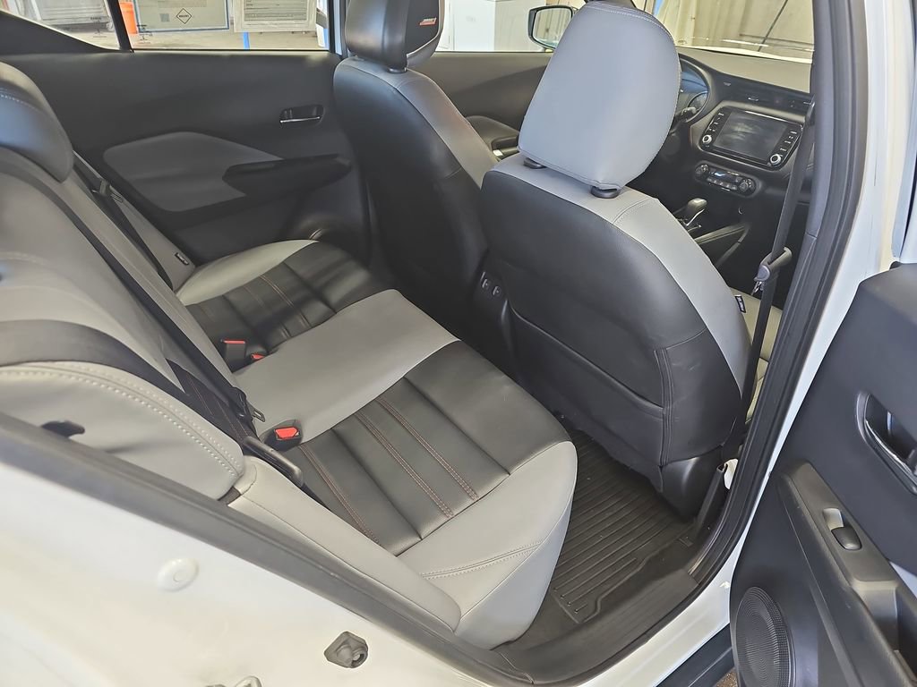 Used 2022 Nissan Kicks SR w/ Premium Package FWD image 11